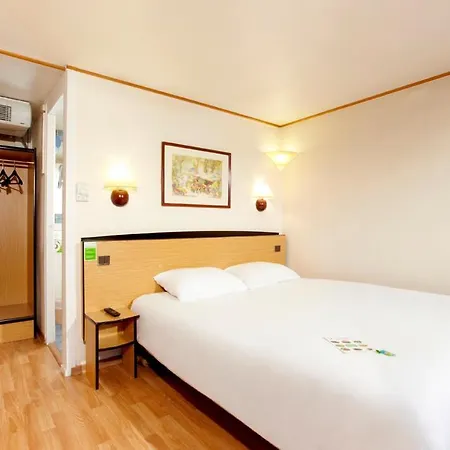 Hotel Campanile Clermont-ferrand ~ 3*